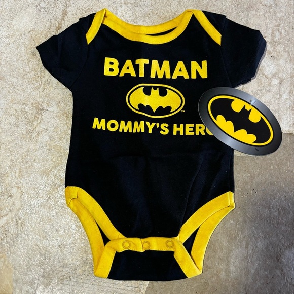 DC Batman “Little Hero In Training” Onsie NWT 3-6 mos - Picture 1 of 2